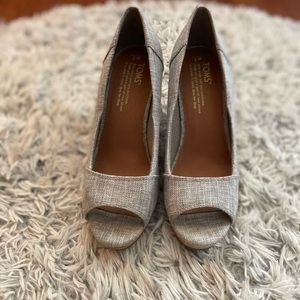 Toms size 7 wedges
